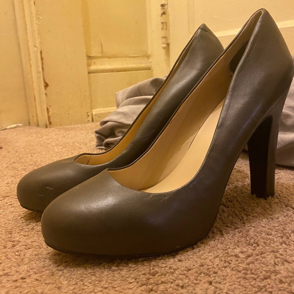 Nine West - Gray Pumps